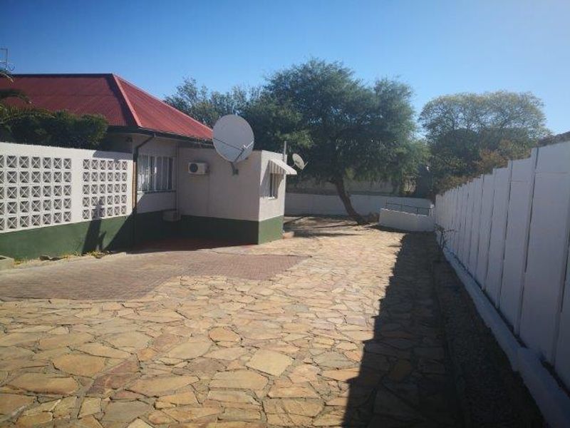 PRIME OFFICE SPACE TO LET- CBD - Photo 6