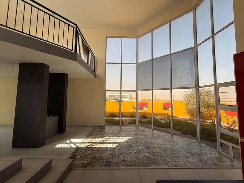 TO LET- 4 BEDROOM, 3 BATHROOM FAMILY HOME IN KRAMERSDORF, SWAKOPMUND, NAMIBIA - Photo 10