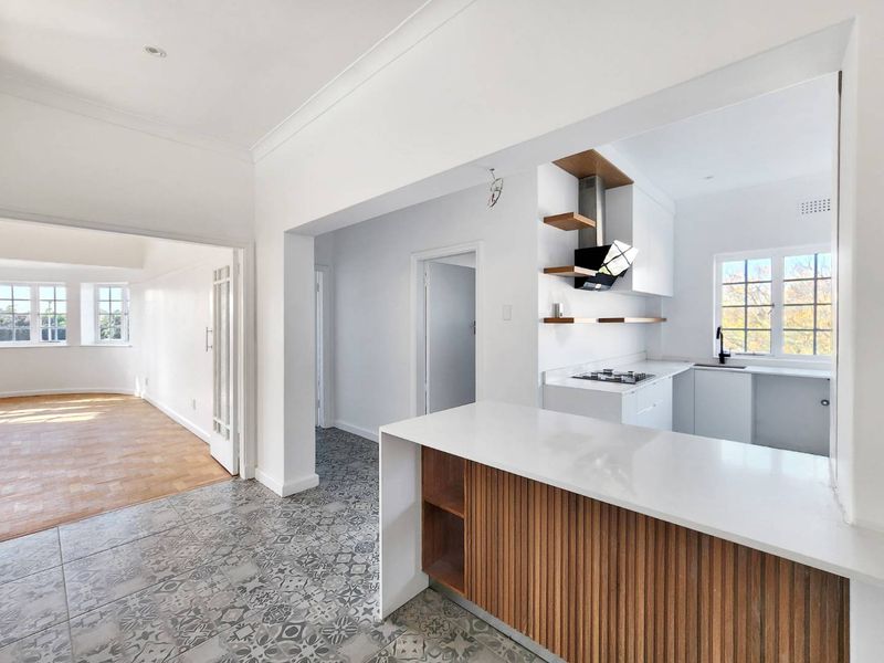 A rare find in Rondebosch - Photo 2