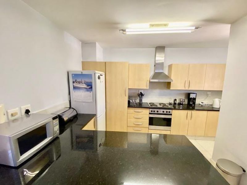 Luxury Fully Furnished 2bed Penthouse Apartment Morningside– FOR SALE - Photo 4