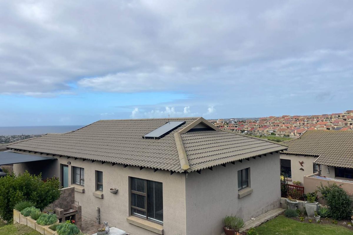 Single Level 3 Bedroom Townhouse with Sea Views in Secure Estate, Seemeeu Park - Photo 2