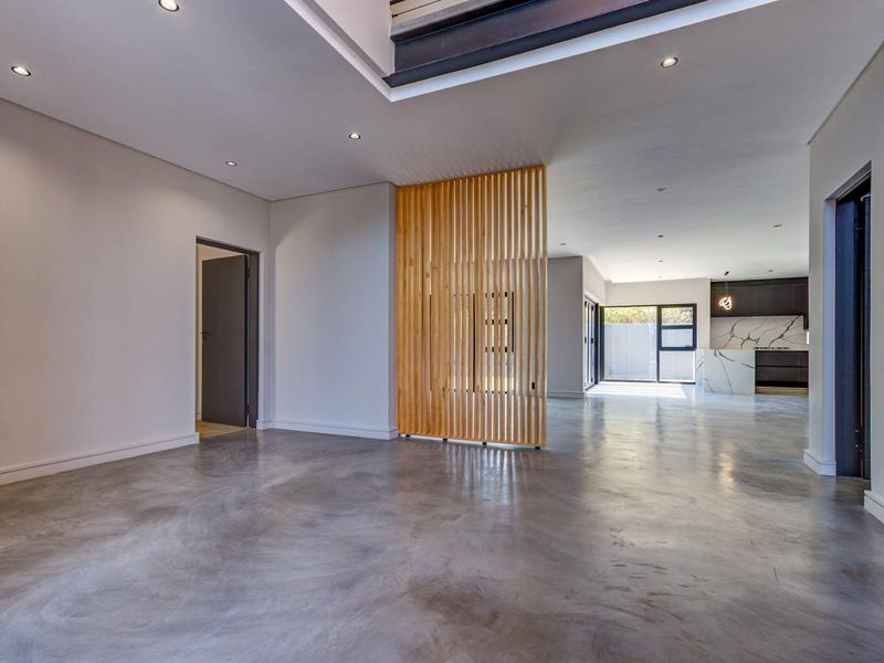 EXQUISITE DOUBLE STOREY HOME - Photo 4