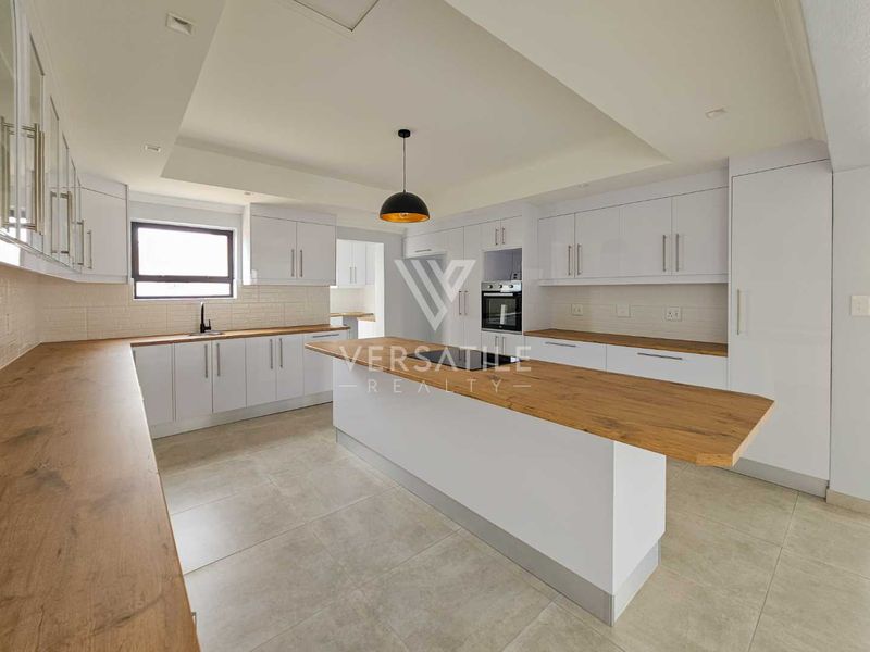 Brand New Modern Home in Mile 4, Swakopmund - Photo 3