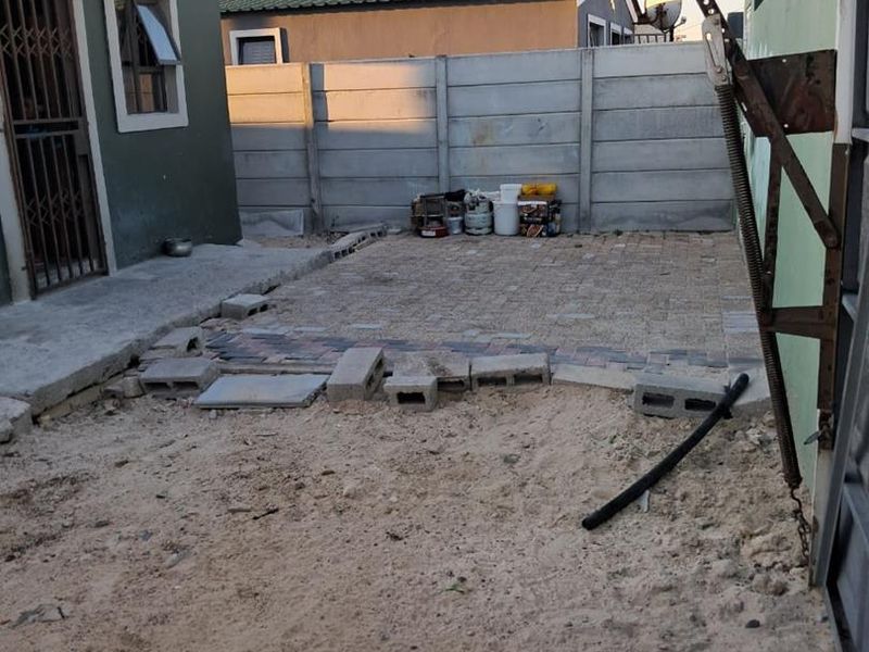 Charming 2-Bedroom House with Spacious Flat - R680,000 - Photo 8