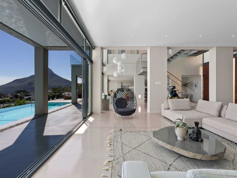 A Rare Architectural Masterpiece with Iconic Camps Bay Views - Photo 7