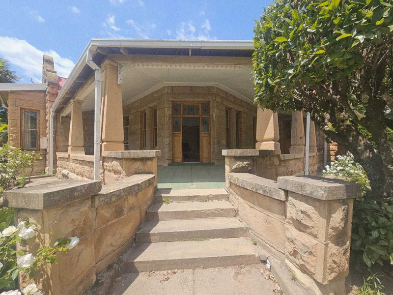 Charming Heritage Home on Spacious Corner Stand in Ladybrand - Photo 2