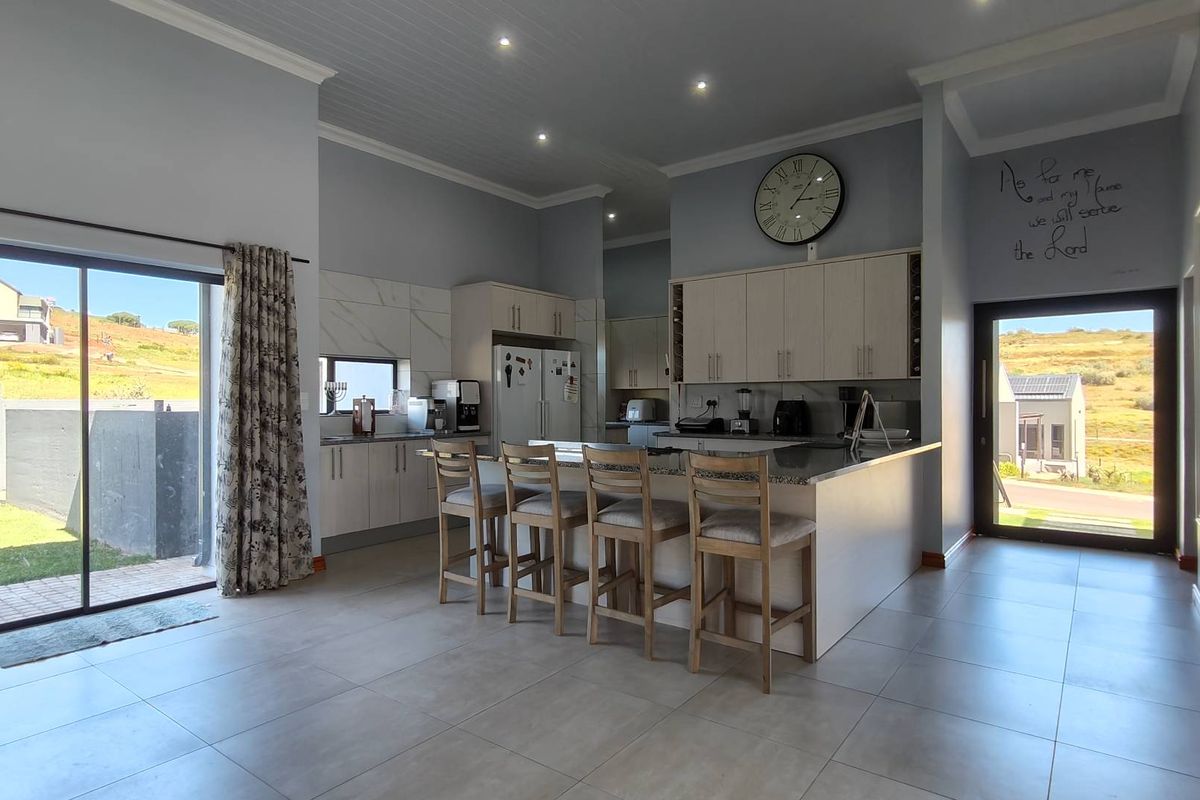 Large family home in Wildlife Estate - Photo 4