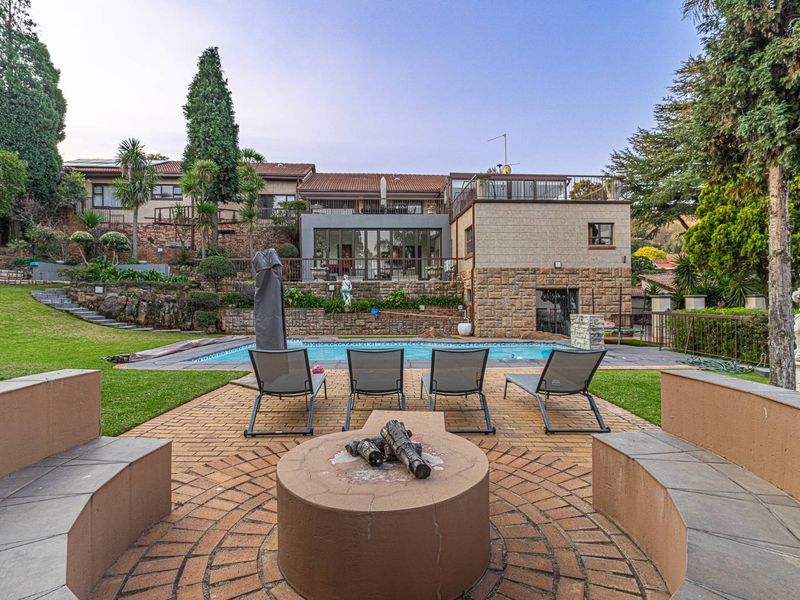 Luxury Family Home with Spectacular Panoramic Views in Glenvista - Photo 9