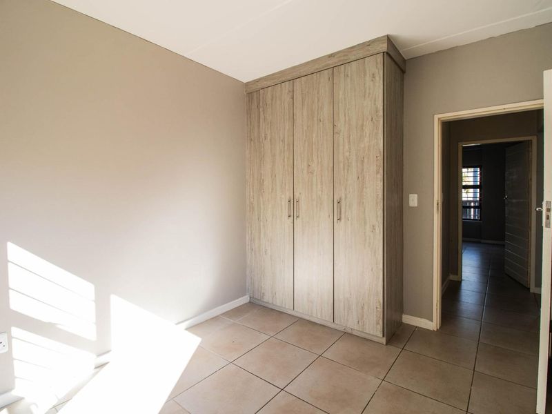 2 Bedroom Ground Floor Apartment for Sale - Photo 9