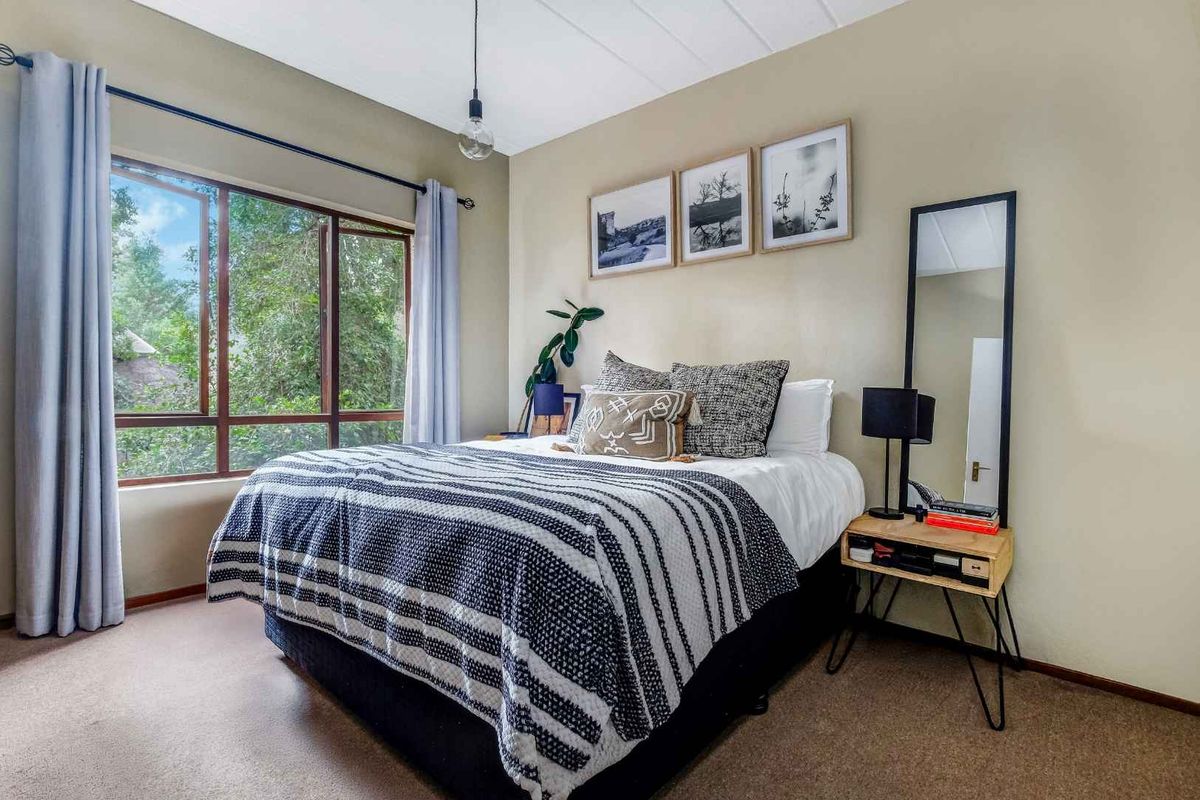 1 BEDROOM, 1 BATHROOM + LOFT APARTMENT IN DOUGLASDALE - Photo 5