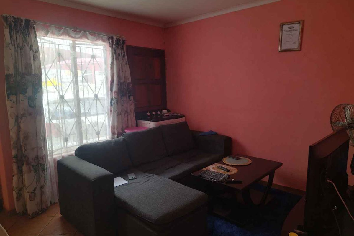 2 bedrooms house for sale in Soshanguve VV - Photo 2