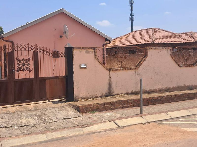 3 BEDROOM TO LET - Photo 2