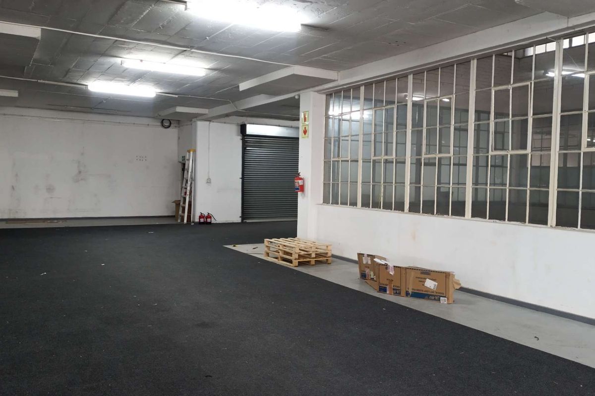 Industrial warehouse / office to rent with easy access to N2 Victoria Rd Salt River - Photo 3