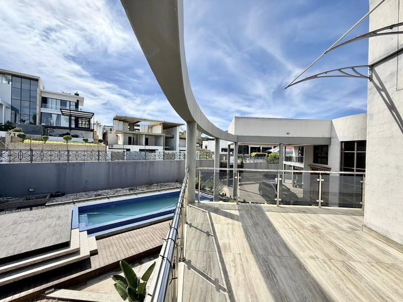 5 Bedroom Auasblick Mansion for Sale - Photo 2