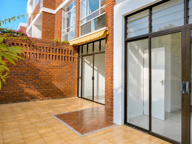 2 bedroom apartment in Illovo - Photo 5
