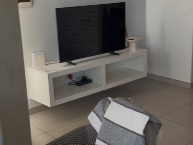 Modern and secure one bedroom unit for short term letting - Photo 5