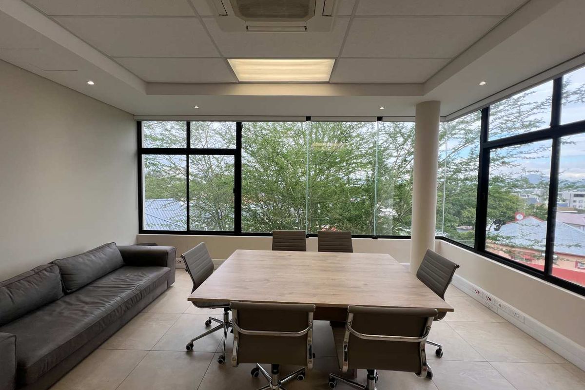 Executive office to rent on Robert Mugabe Ave - Photo 2