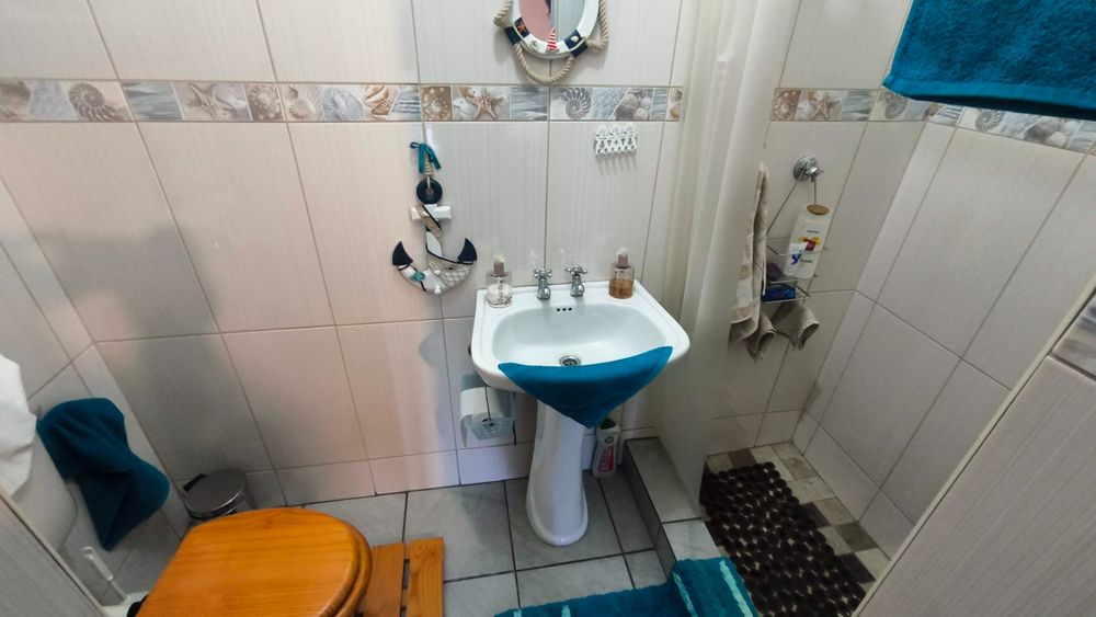 bathroom 4