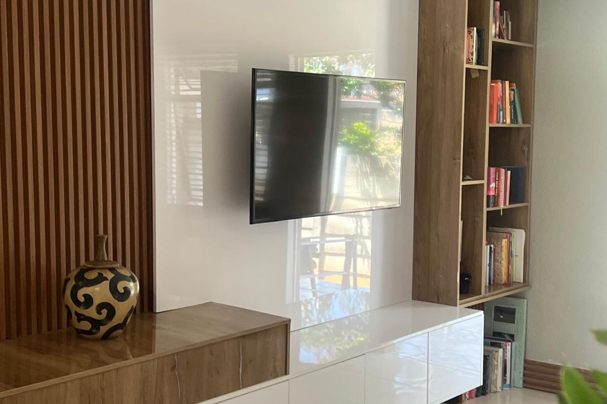 This lock up and go unit is up for grabs in a lovely 24 security complex - Photo 5