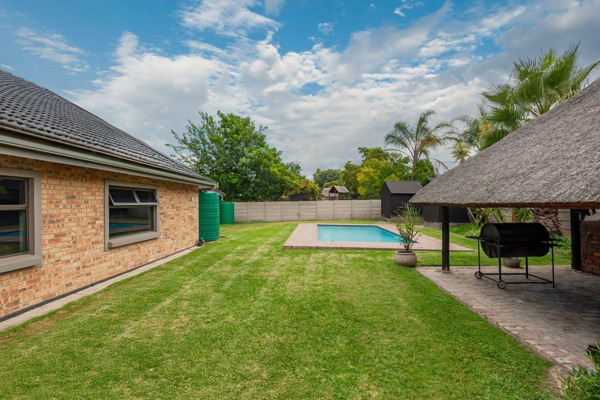 Chef's Dream Kitchen & Cozy Fireplace Await! - Photo 3