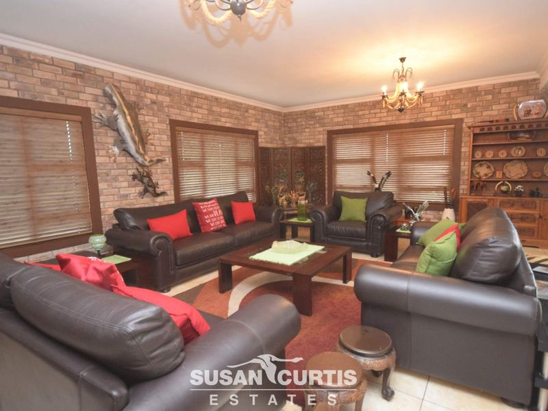 5 BEDROOM HOUSE FOR SALE IN EXT 11, VINETA NORTH - Photo 3