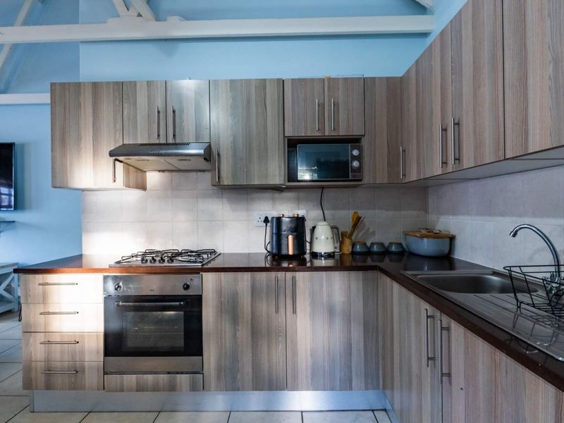 2 Bedroom Townhouse - Photo 7