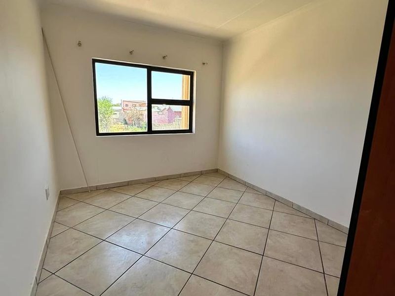 Rocky Crest- For Sale- N$2 170 000 - Photo 4