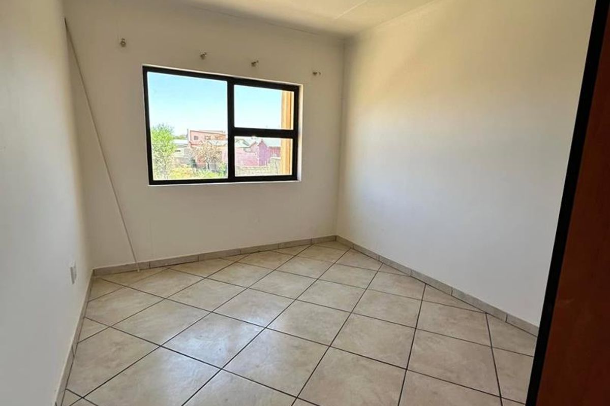 Rocky Crest- For Sale- N$2 170 000 - Photo 4