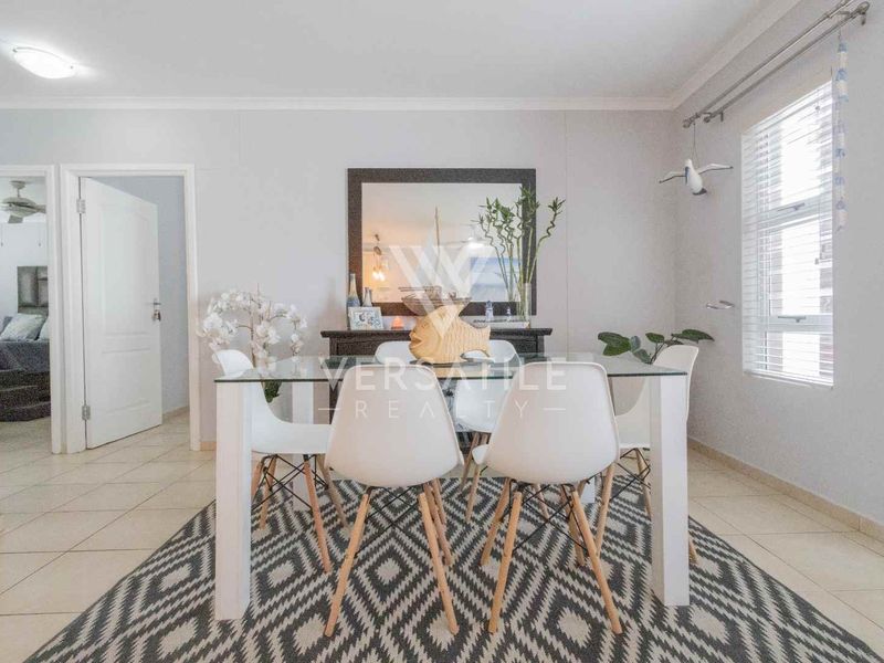 Townhouse For Sale - Photo 2