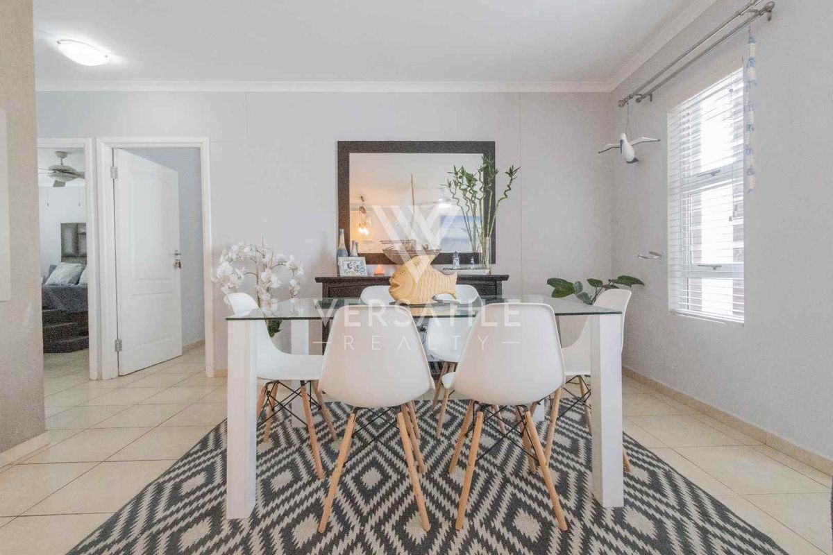 Townhouse For Sale - Photo 2