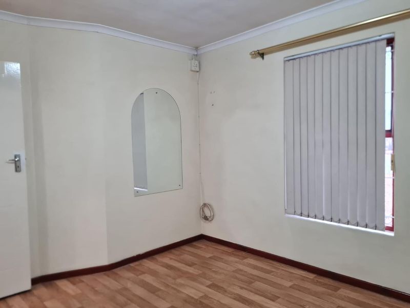 Perfect Blend of Charm and Comfort in sought after area. - Photo 5