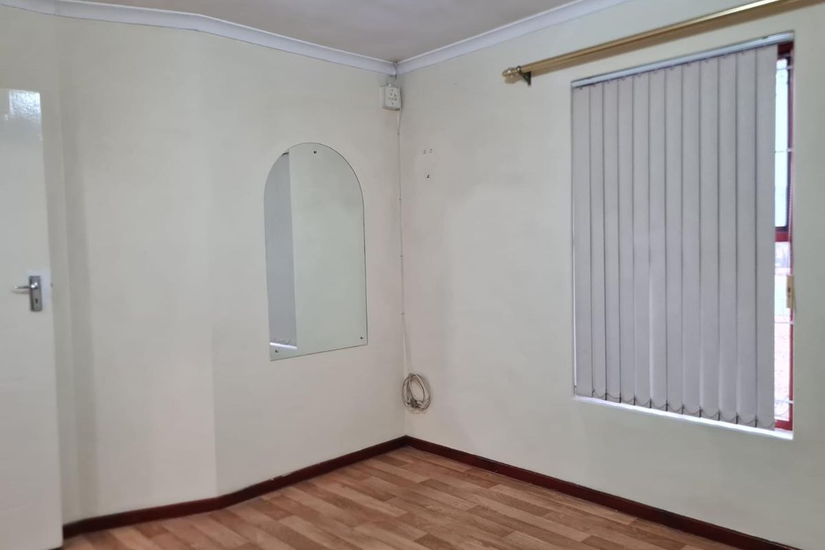 Perfect Blend of Charm and Comfort in sought after area. - Photo 5