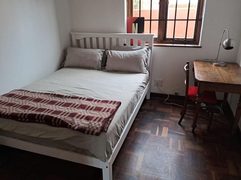Charming Room in Prime Location - Photo 2