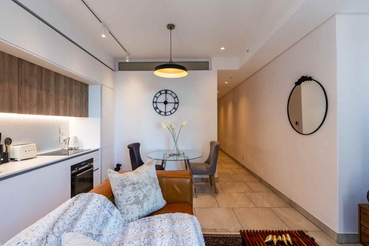 Modern Fully Furnished 1-Bedroom Apartment in Cape Town City Centre - Photo 5