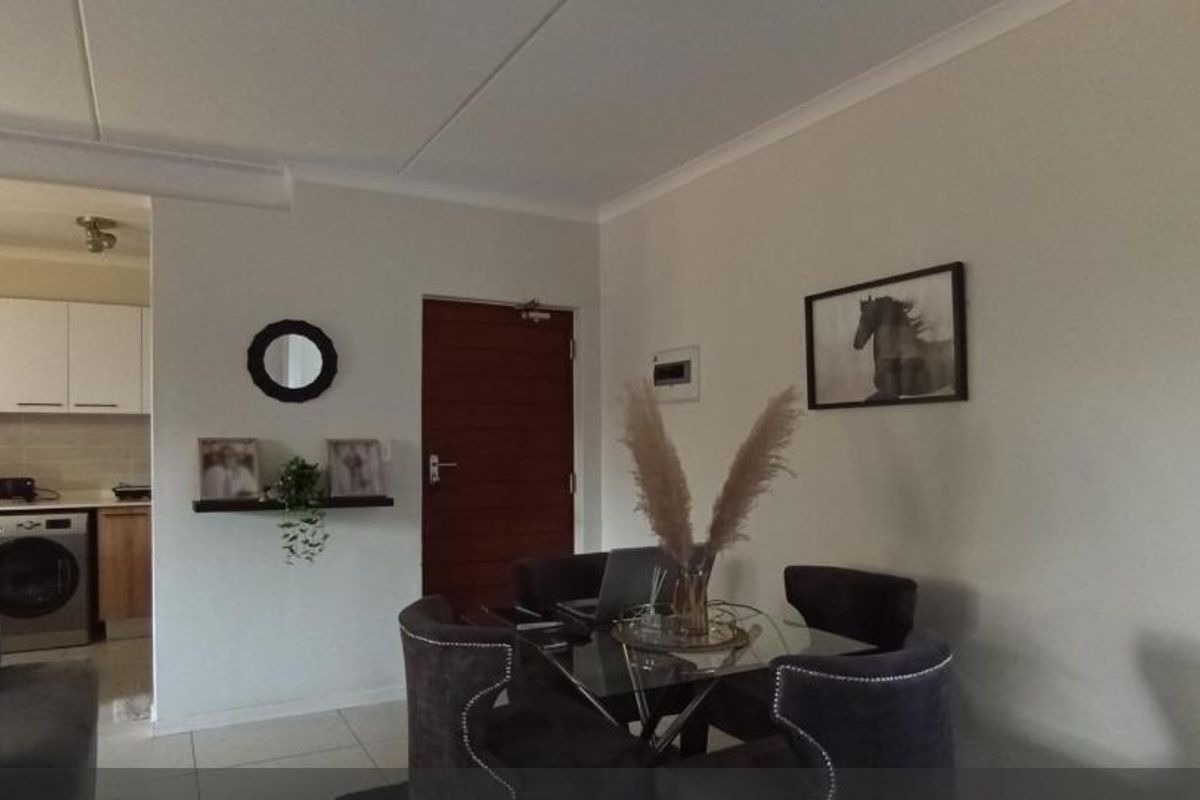 Stunning Apartment In Fish Eagle View Modderfontein - Photo 2