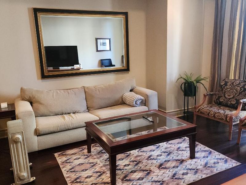 SOPHISICATED AND LUXURIOUS FULLY FURNISHED 1 BED APARTMENT IN THE MICHELANGELO TOWERS. - Photo 5