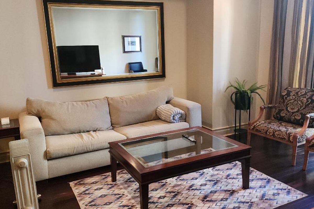 SOPHISICATED AND LUXURIOUS FULLY FURNISHED 1 BED APARTMENT IN THE MICHELANGELO TOWERS. - Photo 5