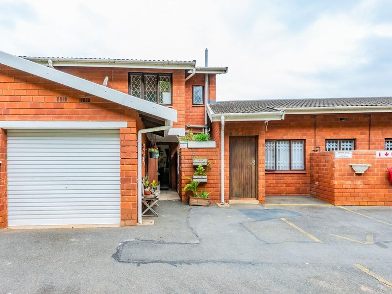Hendra - First-Time Buyer Dream Home | 3 Bedroom Duplex in Quiet Cul-de-Sac - Photo 2