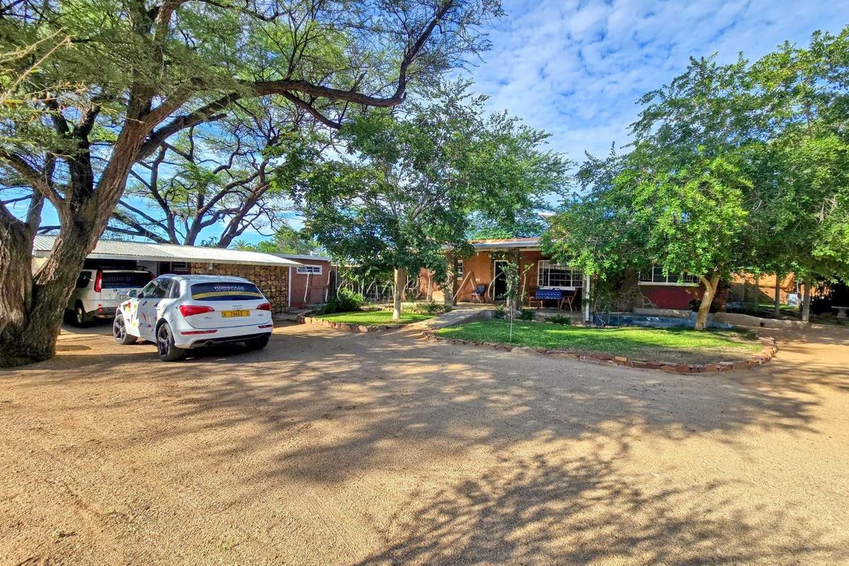 Omaruru:  Quaint Cottage Style 3 Bedr home is for sale - Photo 4