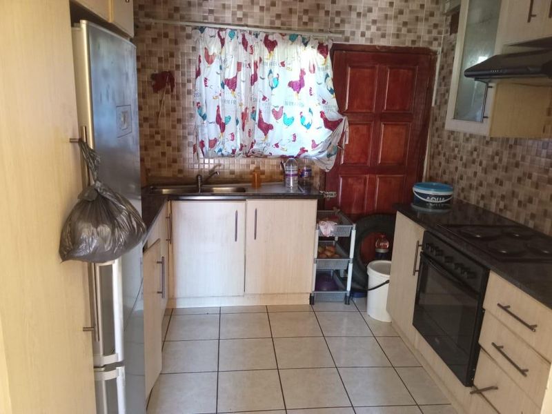 Exceptional Investment Opportunity: 8-Unit Property with Expansion Potential - Photo 10