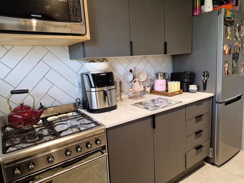 Renovated 1 Bedroom Apartment - Photo 7