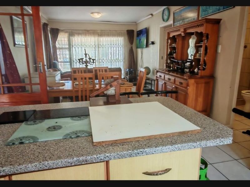 YOUR IDEAL FIRST HOME AWAITS - Photo 5