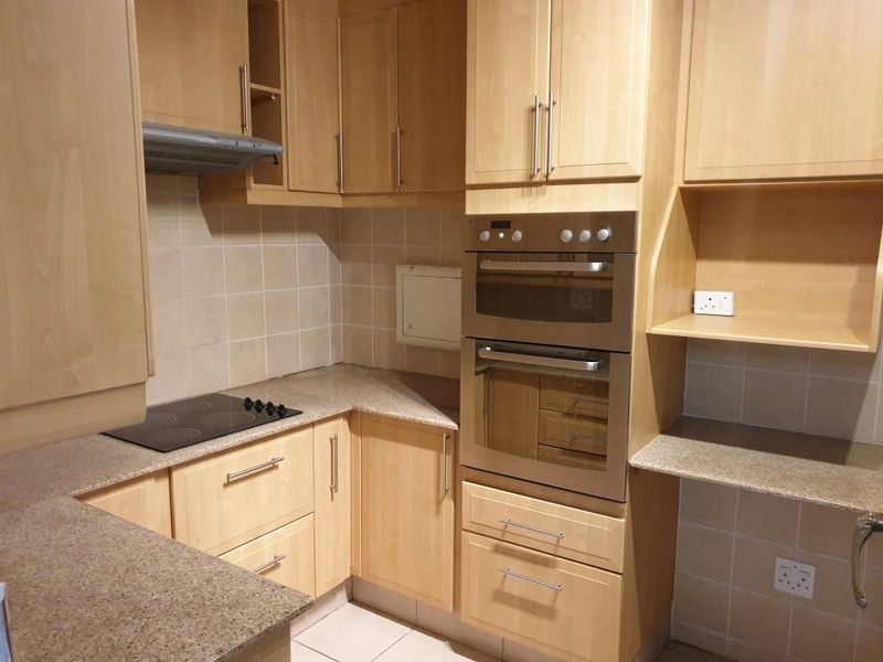 2 BEDROOM APARTMENT TO RENT IN BENMORE - Photo 6