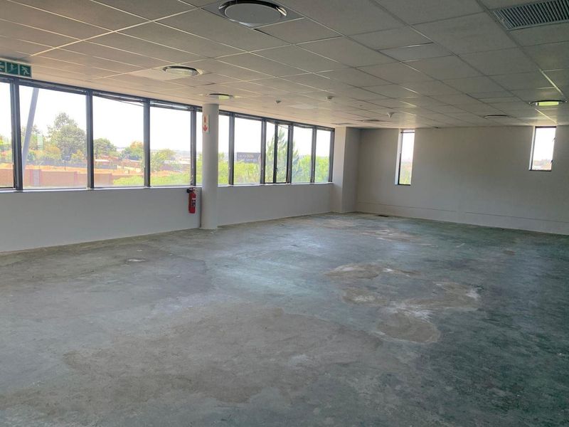 781m2 Woodmead North Offices To Let - Photo 10