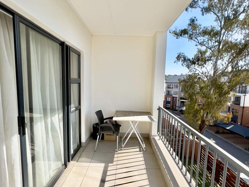 Discover Elegance: Stunning Apartment in Sandton - Photo 9