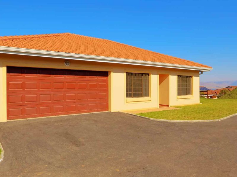 Townhouse in Howick North - Photo 2