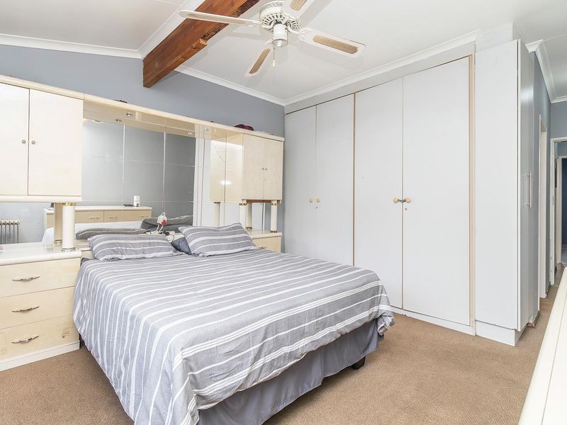 COZY UNIT IN POPULAR COMPLEX. - Photo 6