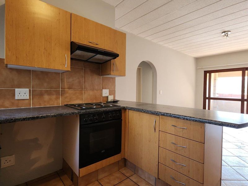 2 Bedroom Apartment to Rent in Via Positano - Photo 2