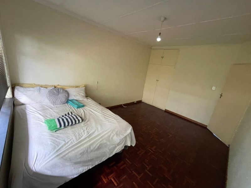 Charming 3-Bedroom Apartment in a Secure Complex - Photo 9