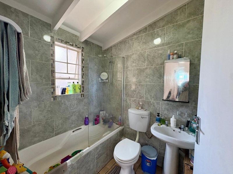 Charming 2 Bedroom Simplex Apartment in Sought-After Meyersdal - Photo 7